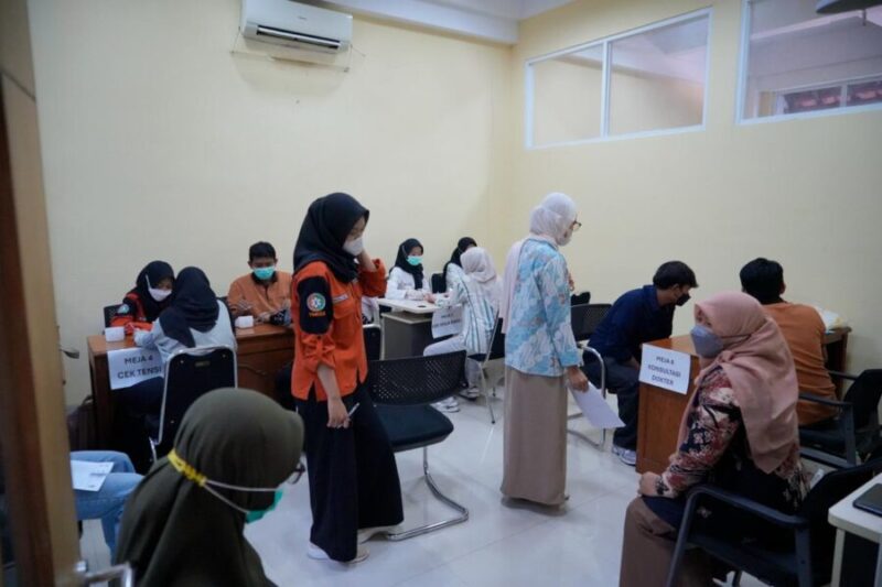 Foto kegiatan cek kesehatan gratis mahasiswa UMY yang digelar oleh Kampus Sehat UMY dan UPTD Puskesmas Kasihan I