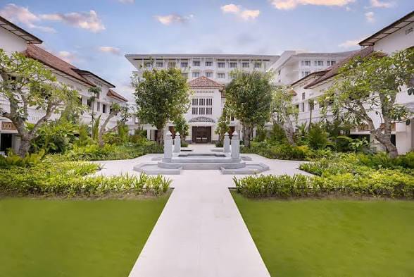 Halaman depan dan taman Grand Hotel de Djokja, hotel bersejarah yang pertama kali dibuka pada 1911(foto istimewa)