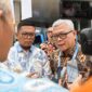 Gubernur Banten Andra Soni bersama Kepala Perwakilan BI Banten Sofwan Kurnia  melayani wawancara media pada ajang FEKDI dan IFSE 2026 di JICC, Jakarta
