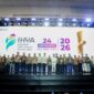 Suasana foto bersama usai penyerahan piala Indonesia Halal Industry Awards 2026 dalam pembukaan Indo Halal International Industry Expo (IHIEX) 2026 di ICE BSD