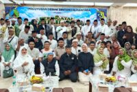 FOTO BERSAMA-Warga Demak dan Jamaah, foto bersama usai Peringati Maulid Nabi Muhammad SAW. (Foto Humas PDBN).