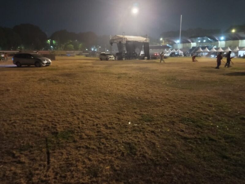 Kondisi Rumput Stadion setelah acara konser