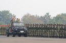Menteri Dalam Negeri Muhammad Tito Karnavian selaku Inspektur Upacara memeriksa barisan peserta saat menutup Latihan Dasar Militer (Latsarmil) Komponen Cadangan ASN Kementerian/Lembaga Gelombang II Tahun 2026 di Taxiway Lanud Halim Perdanakusuma, Jakarta, Selasa (29/9/2026).