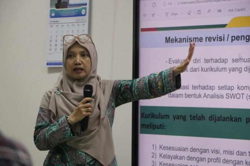 Foto dosen prodi Agroteknologi, Fakultas Pertanian UMY, Dr. Ir. Lis Noer Aini, S.P., M.Si