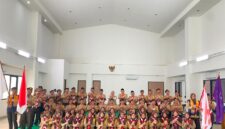 FOTO BERSAMA-PK-TREN DKI Jakarta foto bersama saat pelepasan Kontingen Perkemahan Pramuka Santri Nusantara (PPSN) VI Tahun 2026. (Foto Ist).