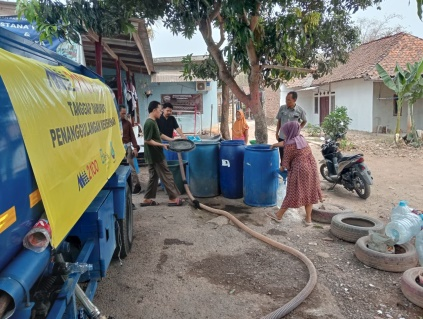 AIR BERSIH : Penanganan kekeringan di Kabupaten Bekasi terus diperkuat Pemerintah Kabupaten Bekasi melalui Badan Penanggulangan Bencana Daerah (BPBD). Hingga Selasa (6/10/2026) pukul 22.00 WIB, total distribusi air untuk masyarakat terdampak telah mencapai 15.409.275 liter.