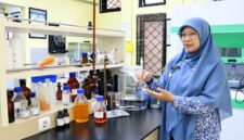 LABORATORIUM : Kepala UPTD Laboratorium Lingkungan pada Dinas Lingkungan Hidup Kabupaten Bekasi, Emalia Agustina mengikuti seleksi tahap III Penghargaan ASN Berprestasi Tingkat Provinsi Jawa Barat 2026. Berlangsung di Ruang Rapat Lab DLH Komplek Pemkab Bekasi Cikarang Pusat, Rabu (28/10/2026). .