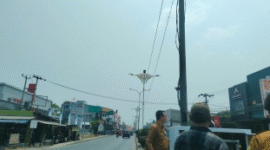 PJU : Dinas Perhubungan (Dishub) Kabupaten Bekasi terus berupaya meningkatkan penerangan jalan umum (PJU), khususnya di ruas jalan provinsi yang melintasi wilayah Kabupaten Bekasi. Upaya tersebut dilakukan melalui koordinasi dan pengajuan program pemasangan tiang PJU kepada Pemerintah Provinsi Jawa Barat.