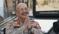 Komjen Pol. Prof. Dr. Cryshnanda Dwilaksana (Ketua Pusat Studi Ilmu Kepolisian). 