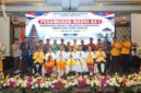FOTO BERSAMA-Sekretaris Umum PHDI Pusat, Bapak I Ketut Budiasa, S.T, M.M, Ketua Pengurus Harian PHDI Provinsi Jawa Barat, Brigjen TNI (Purn) I Made Riawan dan para peserta, foto bersama usai acara. (Foto Ist).