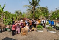 Tim pengabdian UMY melakukan pelatihan pengembangan Edu-Wisata Berbasis Circular Economy di Kebun Ayu Jiwa, Bangunjiwo