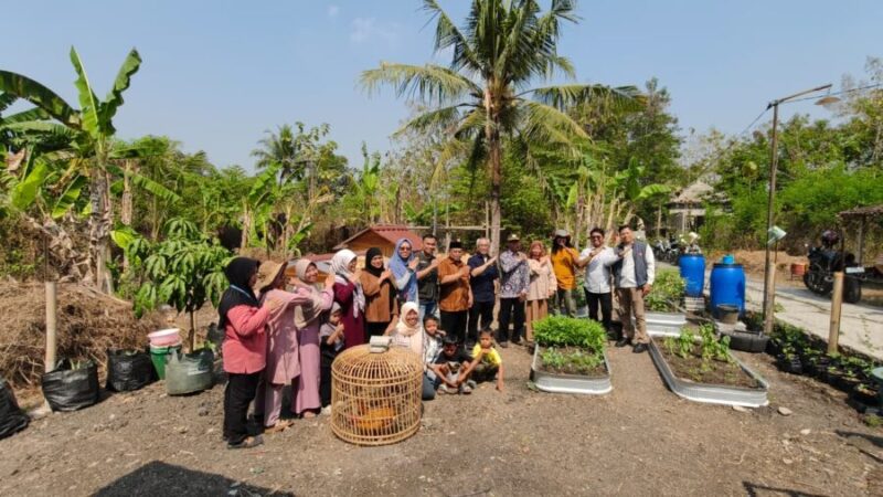 Tim pengabdian UMY melakukan pelatihan pengembangan Edu-Wisata Berbasis Circular Economy di Kebun Ayu Jiwa, Bangunjiwo