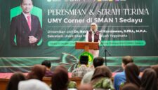  Direktur Direktorat Komunikasi Publik UMY saat menyampaikan sambutan dalam peresmian UMY Corner di SMAN 1 Sedayu