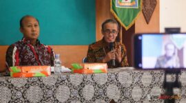 Kepala Bidang Sumber Daya Kesehatan Dinas Kesehatan Sleman, dr. Tunggul Birowo saat konferensi pers di Kantor Kesbangpol Sleman, Selasa (6/10/2026)
