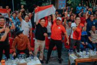 Momentum kebersamaan Sekretaris Daerah Provinsi Lampung Marindo Kurniawan, jajaran ASN Pemprov, dan masyarakat saat nobar laga sengit Final FIFA ASEAN Cup 2026: Indonesia vs Thailand di halaman Kantor Gubernur Lampung