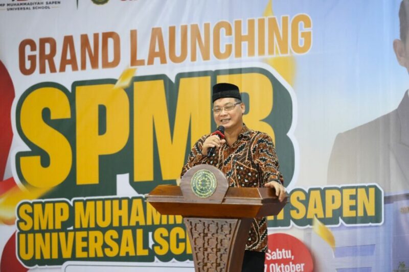 Foto Rektor UMY dalam sambutan peluncuran penerimaan murid baru SMP MSUS di Gedung SD MSUS, Gatak