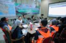 Jihan Nurlela memimpin rapat kordinasi bersama Satgas Karhutla dan tim Operasi Modifikasi Cuaca (OMC) di Posko Bandara Radin Inten II.