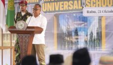 Foto Bupati Sleman, Harda Kiswaya menyampaikan sambutannya dalam acara Peletakan Batu Pertama SMP MSUS yang diinisasi oleh UMY